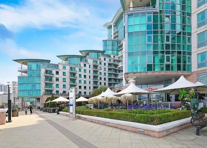 Stunning 2 Bed Thames River View - Central London
