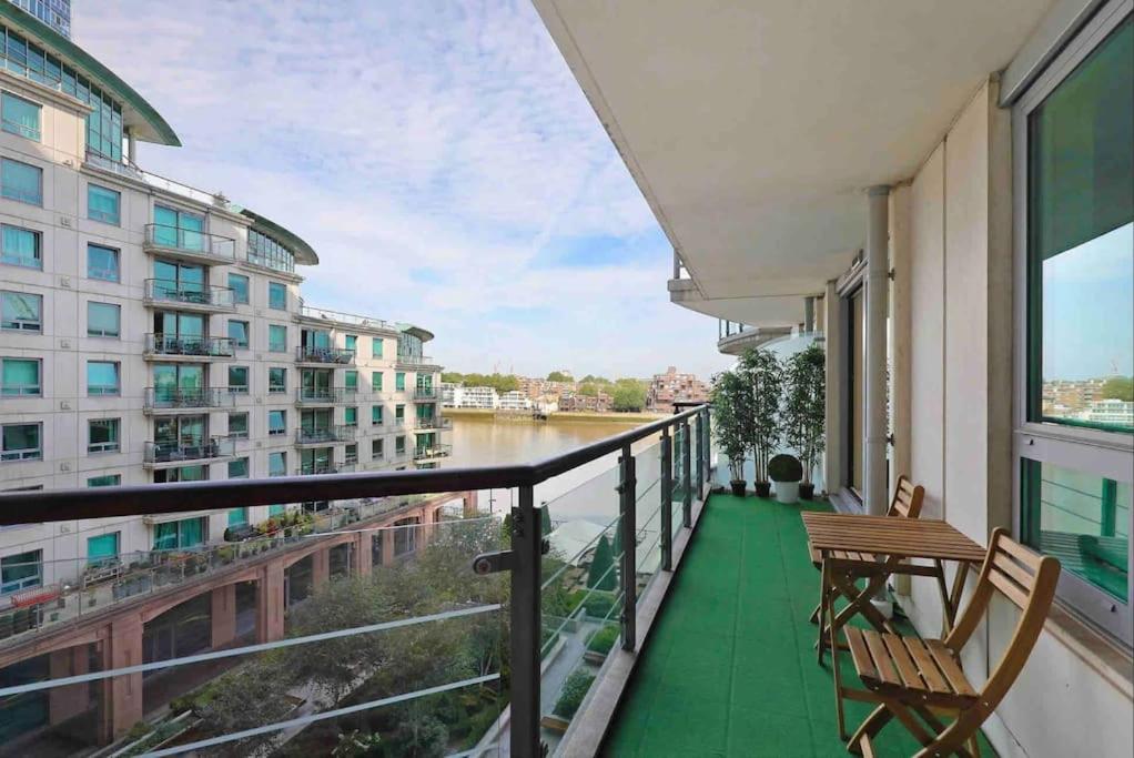 Stunning 2 Bed Thames River View - Apartment London