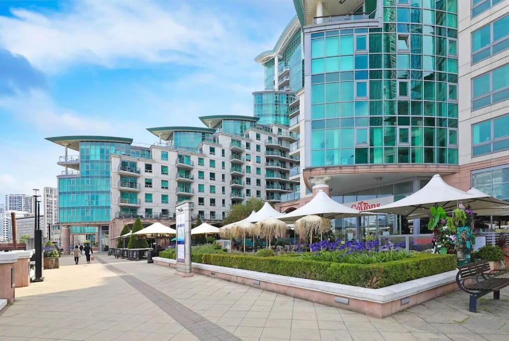 Stunning 2 Bed Thames River View - Appartamento *