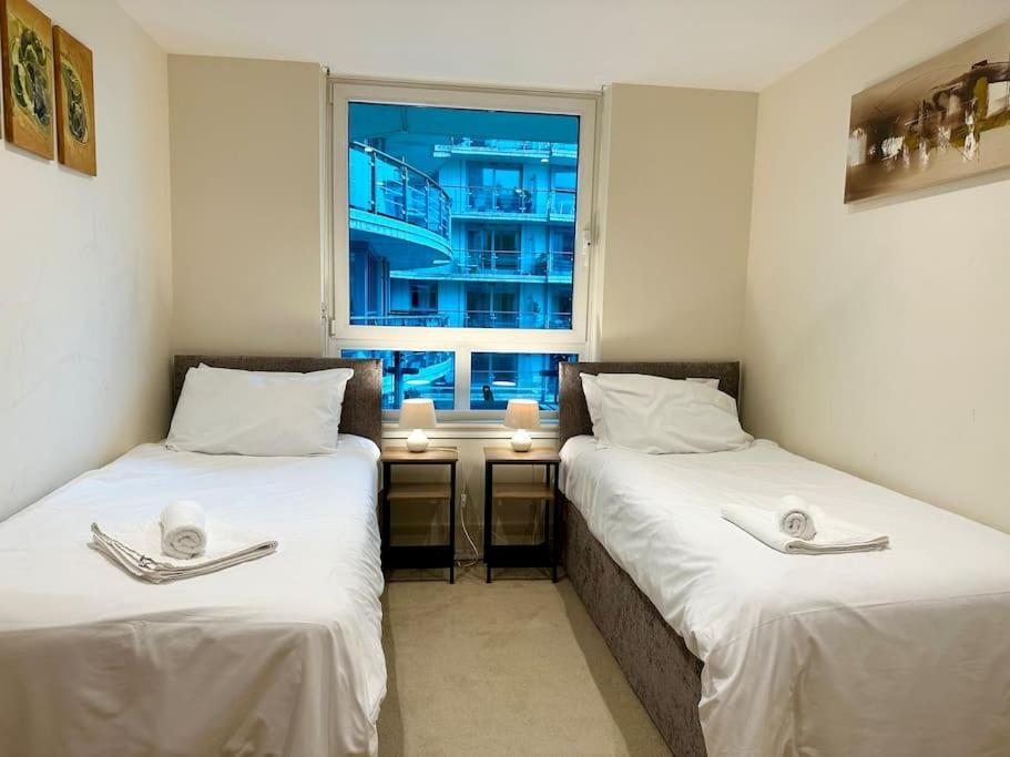 Stunning 2 Bed Thames River View - Appartamento *