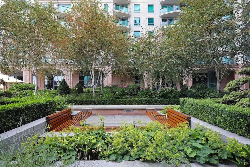 Stunning 2 Bed Thames River View - Appartamento *